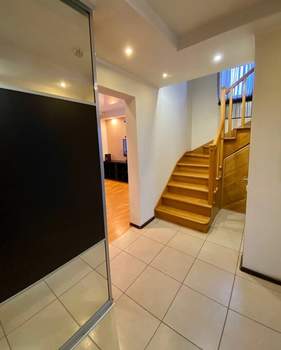 Дом 216м², 2-этажный, участок 5 сот.