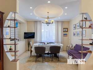 Коттедж 340м², 3-этажный, участок 11 сот.  