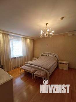 Коттедж 412м², 3-этажный, участок 30 сот.  