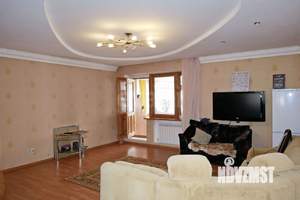 Дом 170м&sup2;, 2-этажный, участок 6 сот.  