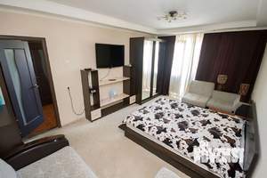 1-к квартира, посуточно, 42м2, 6/12 этаж