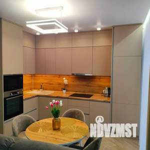 Студия квартира, посуточно, 43м2, 9/18 этаж