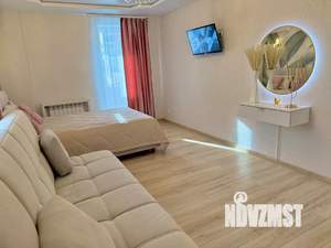 1-к квартира, посуточно, 42м2, 7/10 этаж