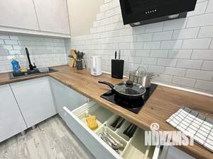 Студия квартира, посуточно, 31м2, 1/9 этаж