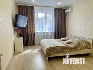 1-к квартира, посуточно, 42м2, 2/10 этаж