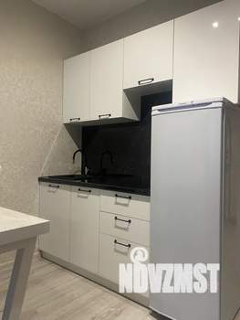 Студия квартира, посуточно, 27м2, 1/11 этаж