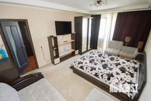 1-к квартира, посуточно, 42м2, 6/12 этаж