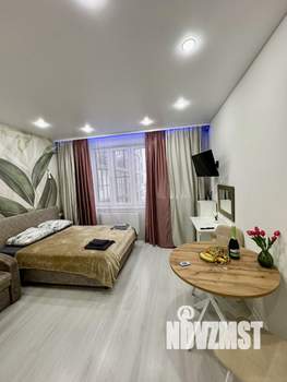 Студия квартира, посуточно, 40м2, 3/18 этаж