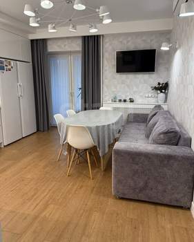 2-к квартира, вторичка, 71м2, 3/10 этаж