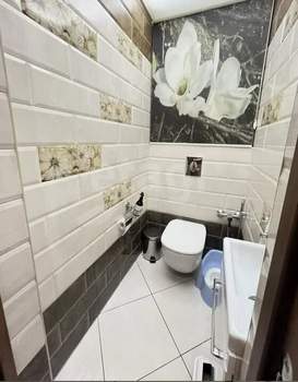 2-к квартира, вторичка, 62м2, 1/9 этаж