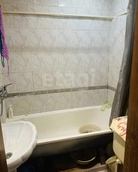 3-к квартира, вторичка, 62м2, 5/5 этаж