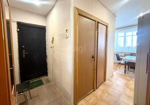 3-к квартира, вторичка, 64м2, 1/9 этаж