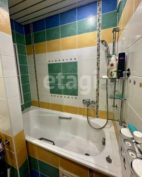 3-к квартира, вторичка, 64м2, 9/9 этаж