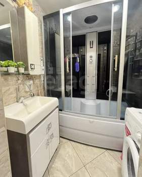 2-к квартира, вторичка, 62м2, 1/9 этаж