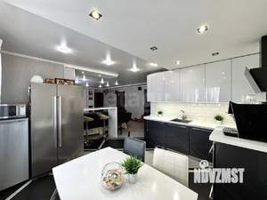 3-к квартира, вторичка, 98м2, 8/10 этаж