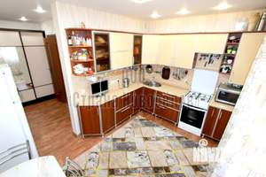 2-к квартира, вторичка, 74м2, 1/9 этаж