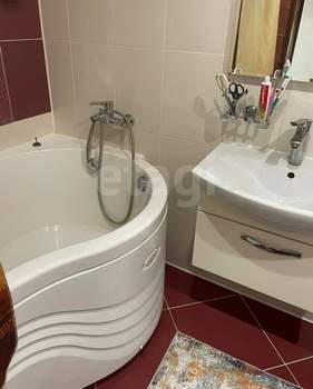 3-к квартира, вторичка, 64м2, 9/10 этаж